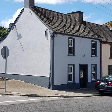 Villa Cosy Townhouse On The Hill In Ireland à Banagher Extérieur photo