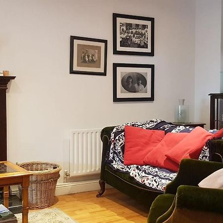 Villa Cosy Townhouse On The Hill In Ireland à Banagher Extérieur photo